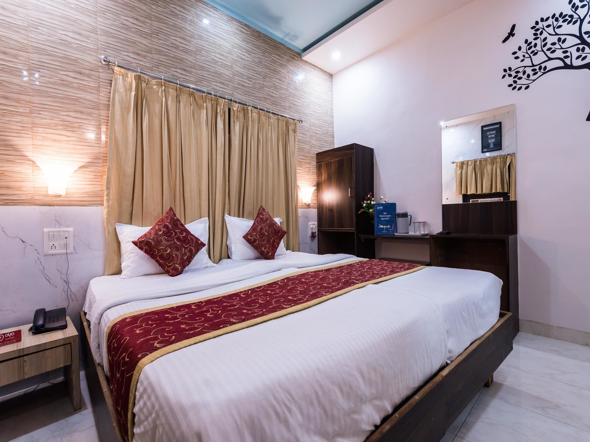 Oyo 1781 Hotel Panchratna Panvel Eksteriør billede