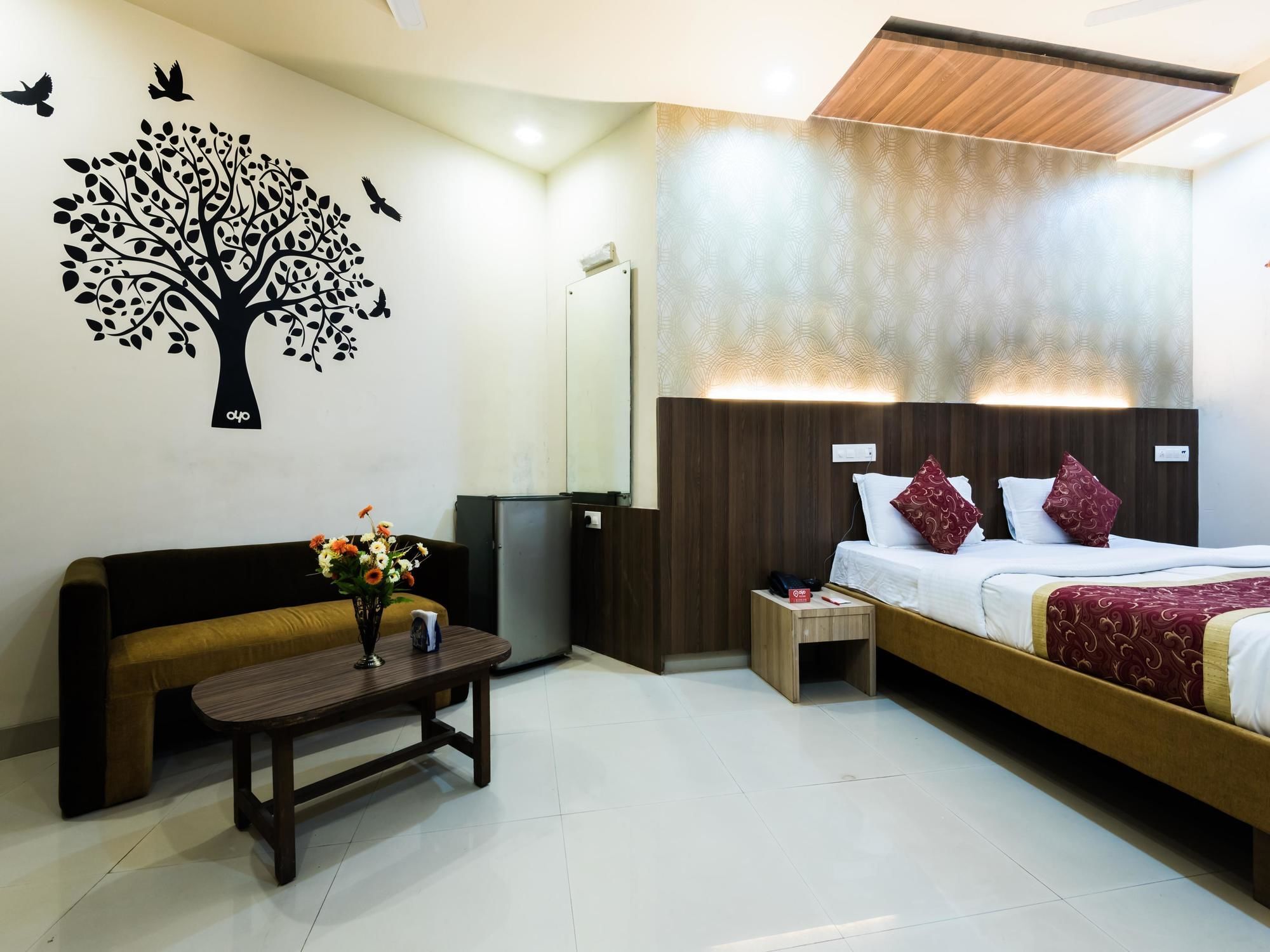 Oyo 1781 Hotel Panchratna Panvel Eksteriør billede